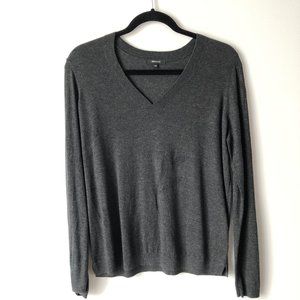 RW&CO. Medium Gray V-Neck Long Sleeve Shirt